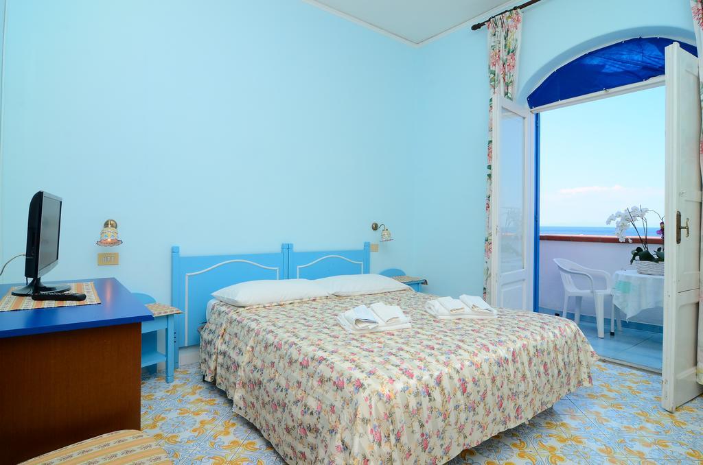 Hotel Terme Marina Lacco Ameno  Esterno foto