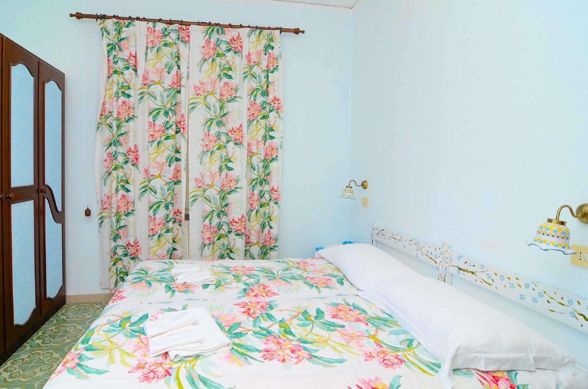 Hotel Terme Marina Lacco Ameno  Esterno foto