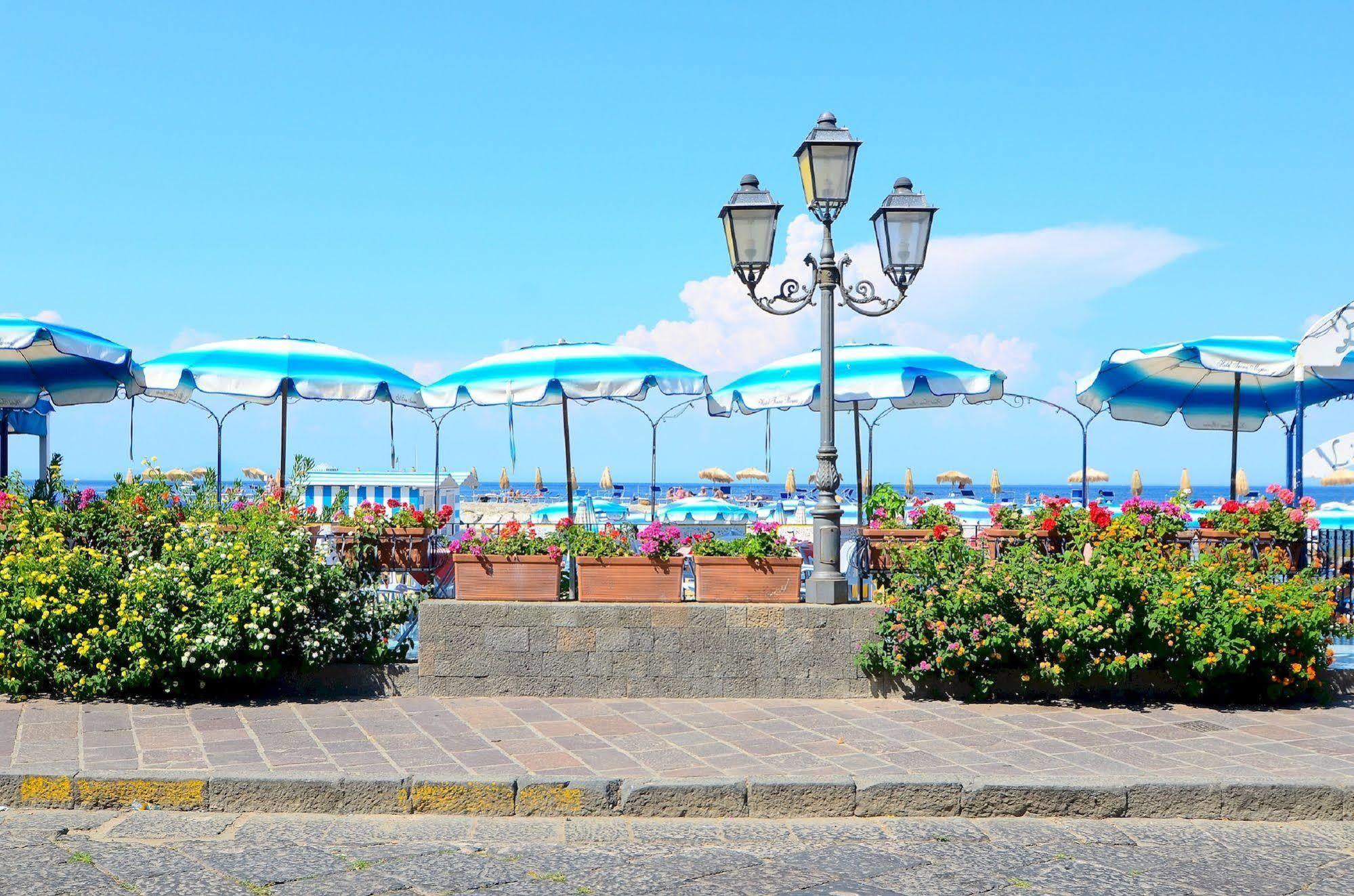 Hotel Terme Marina Lacco Ameno  Esterno foto